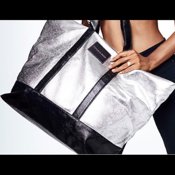 New Victoria’s Secret weekender tote - Picture 3 of 3